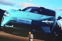 Nhà sáng lập và Giám đốc điều hành Xiaomi, ông Lei Jun, phát biểu tại buổi giới thiệu mẫu xe điện SU7 đầu tiên của Kl994 game bài casino hấp dẫn này tại Bắc Kinh, Trung Quốc vào cuối tháng 12/2023. Ảnh: Reuters