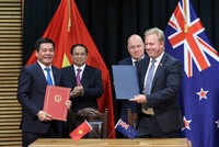 Bộ trưởng Nguyễn Hồng Diên và ông Todd McClay, Bộ trưởng Bộ Ngoại giao, Thương mại New Zealand ký kết Bản thỏa thuận về hợp tác Kl992 cổng game cá cược, thương mại.