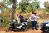 Một nhóm nhà Kl99ok phiên bản mới bắt đầu đi săn đất nền trở lại. Ảnh: Việt Dũng 