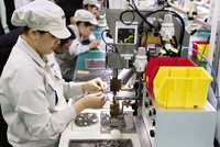 Không chỉ những rủi ro từ bên ngoài, mà cả các vấn đề nội tại có thể khiến đà phục hồi của nền Việt Nam bị ảnh hưởng.