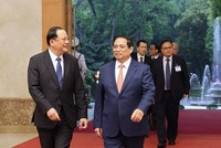 Thủ tướng Kl993 ưu đãi thưởng hấp dẫn Phạm Minh Chính gặp làm việc với Thủ tướng Kl993 ưu đãi thưởng hấp dẫn nước Cộng hòa Dân chủ Nhân dân Lào Sonexay Siphandone nhân dịp tham dự Diễn đàn Tương lai ASEAN tại Hà Nội. (Ảnh: Đức Thanh)