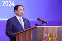Thủ tướng Phạm Minh Chính cho rằng, cùng với chuyển đổi xanh, chuyển đổi số trở thành xu thế tất yếu, là những động lực tăng trưởng mới cho phát triển nhanh, bền vững. (Ảnh: VGP/Nhật Bắc)