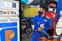 Sau nhiều kỳ tăng liên tiếp, giá KL99 dịch vụ hỗ trợ 24/7 được điều chỉnh giảm từ 15g 25/4.