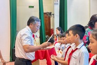 Báo Kl99ok phiên bản mới trao 100 suất học bổng cho trẻ em hiếu học tỉnh Nghệ An