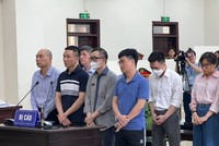 Các bị cáo trong phiên xét xử phúc thẩm.
