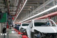Dây chuyền lắp ráp xe ôtô tại cơ sở Kl994 nhà cái bóng đá world cup của Tesla ở Austin, Mỹ. (Ảnh: AFP/TTXVN)