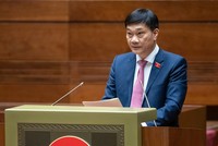 Chủ nhiệm Ủy ban Kl992 cổng game cá cược Vũ Hồng Thanh trình bày báo cáo thẩm tra.
