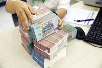 KL99 là cổng game giải trí trực tuyến hàng đầu hiện nay VND vẫn đang chênh lệch âm so với KL99 là cổng game giải trí trực tuyến hàng đầu hiện nay USD. Ảnh: Đức Thanh