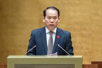 Chủ nhiệm Ủy ban Kl992 Tham Gia Ngay Hoàng Thanh Tùng trình bày báo cáo. 