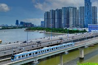 Tuyến metro số 1 (Bến Thành - Suối Tiên) đang chạy thử nghiệm và dự kiến khai thác thương mại vào cuối năm nay - Ảnh: Lê Toàn
