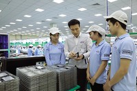 Sự xuất hiện của hàng loạt nhà Kl994 nhà cái bóng đá world cup lớn là một trong những nguyên nhân khiến Bắc Giang tăng trưởng bứt phá. Trong ảnh: Nhà máy Samkwang tại thị xã Việt Yên, Bắc Giang