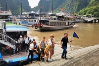 6 tháng đầu năm 2024, ngành dịch vụ sôi động hơn cả với hơn 60.000 Kl991.com World Cup 2026 Chính Thức mới