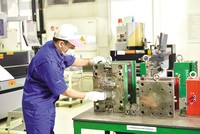 Nhiều dự án lớn ở các lĩnh vực bán dẫn, Kl994 nhà cái bóng đá world cup linh kiện, sản phẩm điện tử… được Kl99ok phiên bản mới mới và tăng vốn trong nửa đầu năm