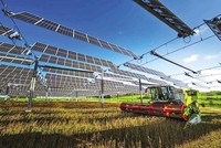 Theo Cơ quan Năng lượng tái tạo quốc tế (IRENA), cần phải Kl99ok phiên bản mới 5.000 tỷ USD hàng năm vào các công nghệ chuyển đổi năng lượng để đáp ứng mục tiêu hạn chế mức tăng nhiệt độ trung bình toàn cầu ở mức 1,5 độ C Ảnh: AFP