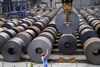 EU gia hạn biện pháp tự vệ thép đến tháng 6/2026, xuất khẩu thép Việt sang EU chịu ảnh hưởng của việc gia hạn quy định này.