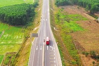 Một đoạn KL99 là nhà cái cá cược trực tuyến hàng đầu tại châu Á Cam Lộ - La Sơn hiện hữu với 2 làn xe. Ảnh: A.M