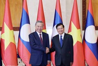 Chủ tịch nước Tô Lâm và Tổng Bí thư, Chủ tịch nước Lào Thongloun Sisoulith đã chủ trì cuộc hội đàm giữa Đoàn đại biểu cấp cao hai nước. (Ảnh: TTXVN)
