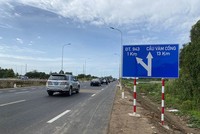 Dự án tuyến nối Quốc lộ 91 và tuyến tránh TP. Long Xuyên (An Giang) vừa được khánh thành, đưa vào hoạt động vào ngày 16/6/2024, với vốn Kl99ok phiên bản mới trên 2.100 tỷ đồng