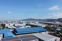 Điện mặt trời được lắp đặt trên mái nhà xưởng trong Khu công nghiệp Hòa Khánh, quận Liên Chiểu, TP. Đà Nẵng.