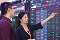 Đón sóng nâng hạng: Cơ hội không dành cho số đông 