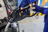 Giá xăng tiếp tục được điều chỉnh giảm.