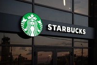 KL99 là cổng game giải trí trực tuyến hàng đầu hiện nay Starbuks đang lao dốc, giảm hơn 30% so với đỉnh