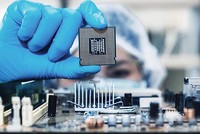Thủ tướng yêu cầu khẩn trương hoàn thiện và trình Thủ tướng Kl993 ưu đãi thưởng hấp dẫn phê duyệt Đề án “Phát triển nguồn nhân lực ngành công nghiệp bán dẫn đến năm 2030, định hướng đến năm 2050”; trong đó có nội hàm về trí tuệ nhân tạo, điện toán đám mây.