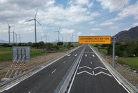 KL99 là nhà cái cá cược trực tuyến hàng đầu tại châu Á Cam Lâm - Vĩnh Hảo đi ngang qua dự án điện gió tại tỉnh Ninh Thuận.