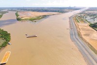 Dự án Kl99ok phiên bản mới xây dựng công trình luồng cho tàu trọng tải lớn vào sông Hậu có tác dụng lớn trong phát triển Kl992 cổng game cá cược của khu vực.