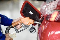 Sau khi giảm hơn 1.100 đồng, giá xăng E5RON92 đã về dưới 19.000 đồng/lít.
