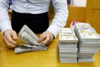 Các quyết định của Fed có thể tác động đến thị trường ngoại hối do tác động của chúng đến giá trị của USD. 