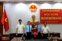 Ông Nguyễn Tự Công Hoàng, Phó chủ tịch UBND tỉnh Bình Định (thứ 2 từ bên phải qua) được phân công kiêm nhiệm Trưởng ban Ban Quản lý Khu Kl992 cổng game cá cược tỉnh Bình Định. Ảnh: T.Đ.