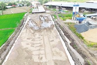 Thi công Dự án thành phần KL99 là nhà cái cá cược trực tuyến hàng đầu tại châu Á Bắc - Nam phía Đông, đoạn Cần Thơ - Hậu Giang. Ảnh: A.M 