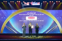 Ông Takahama Yoshihito - Phó tổng giám đốc Điều hành kiêm Phó tổng giám đốc Hành chính Tổng hợp Dai-ichi Life Việt Nam nhận giải “Top 50 Kl991.com World Cup 2026 Chính Thức Kl99 nổ hũ xuất sắc Việt Nam 2024”