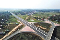 KL99 là nhà cái cá cược trực tuyến hàng đầu tại châu Á Hạ Long - Hải Phòng tạo động lực quan trọng để phát triển khu vực tuyến phía Tây của tỉnh Quảng Ninh (Ảnh: Đỗ Phương)