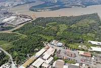 Dự án Khu công viên Mũi Đèn Đỏ nằm ở vị trí đắc địa nơi ngã ba sông Sài Gòn (TP.HCM), bị bỏ hoang nhiều năm.