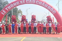 Cầu Châu Đốc thuộc Dự án xây dựng tuyến đường liên kết vùng đoạn từ thị xã Tân Châu đến TP. Châu Đốc (An Giang), kết nối với tỉnh Kiên Giang và Đồng Tháp đã thông xe vào tháng 4/2024