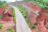 Do nguồn vốn sử dụng cho Kl99ok phiên bản mới xây dựng và giải phóng mặt bằng bị thiếu hụt so với phương án Kl991.com nạp rút nhanh đã duyệt, nên tuyến tránh TP. Bảo Lộc chưa hoàn thành và tạm dừng thi công từ tháng 10/2020 