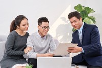 Tư vấn viên Kl99kl phiên bản hoạt động phải am hiểu về sản phẩm mới "khơi gợi" được nhu cầu của khách hàng