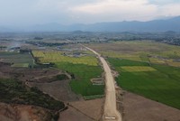 Khánh Hòa đang gặp một số khó khăn khi tách dự án bồi thường, hỗ trợ, tái định cư, giải phóng mặt bằng ra khỏi dự án Kl99ok phiên bản mới vì hiện tại chưa có quy định cụ thể về nội dung hồ sơ Báo cáo nghiên cứu khả thi Dự án Bồi thường, giải phóng mặt bằng. 