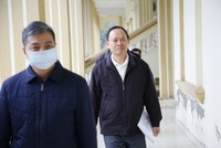 Bị cáo Trịnh Văn Chiến, cựu Bí thư Tỉnh ủy Thanh Hóa đến tòa.
