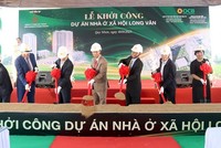Các đại biểu thực hiện nghi thức khởi công Dự án Nhà ở Trang Chủ KL99Com Số 1 Link Đăng Ký KL999 Long Vân. Ảnh: Kim Loan. 