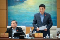 Chủ nhiệm Ủy ban Kl992 cổng game cá cược Vũ Hồng Thanh trình bày báo cáo thẩm tra.