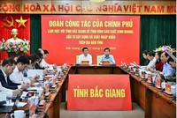 Bộ trưởng Bộ Công thương Nguyễn Hồng Diên, Trưởng đoàn công tác của Kl993 ưu đãi thưởng hấp dẫn làm việc với tỉnh Bắc Giang, sáng 27/3. 