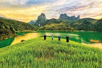 Vịnh Pá Khôm - một trong những điểm đến hấp dẫn tại Lai Châu. Ảnh: Sở Văn hóa, Thể thao và Du lịch Lai Châu cung cấp. 