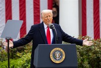 Tổng thống Hoa Kỳ Donald Trump phát biểu tại Nhà Trắng, Washington, D.C. Ảnh: THX/TTXVN