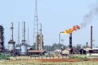 Một nhà máy lọc dầu tại Iran. Ảnh minh họa: IRNA/TTXVN