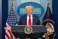 Tổng thống Mỹ Donald Trump phát biểu trong cuộc họp báo tại Nhà Trắng. Ảnh: THX/TTXVN