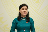  Phó Chủ nhiệm Ủy ban Kl992 Tham Gia Ngay và Tư pháp Nguyễn Phương Thủy trả lời báo chí - Ảnh: Hạ Vy. 