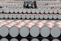 Giá dầu tăng, thị trường đối mặt rủi ro vĩ mô